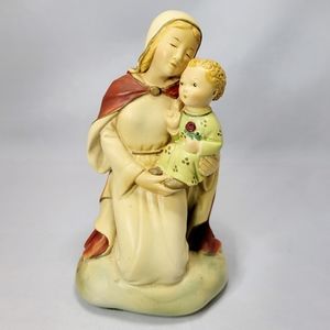 HUMMEL Madonna & Child Figurine